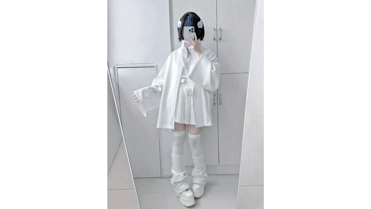 How to Wash Anime Graphic Hoodies: Keep Prints Crisp