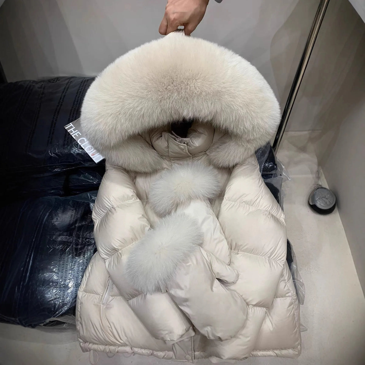 2026 Winter New Women's Down Jacket Warm Hooded Fox Fur Collar Jacket